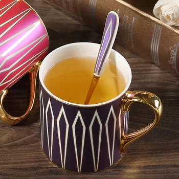 CREATIVE BONE CHINA COFFEE MUG LARGE CAPACITY WATER MUG OFFICE COFFEE MUG TEACUP BREAKFAST CUP COUPLE GIFT HOME KITCHEN UTENSILS 
CREATIVE BONE CHINA COFFEE MUG LARGE CAPACITY WATER MUG OFFICE COFFEE MUG TEACUP BREAKFAST CUP COUPLE GIFT HOME KITCHEN UTENSILS