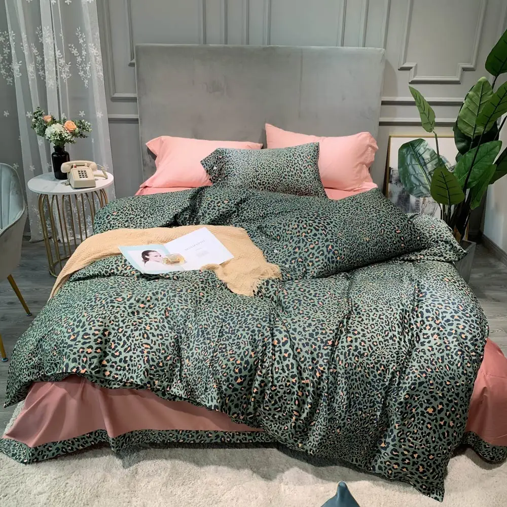 Luxury Leopard Print Green Pink High Count Egyptian Cotton Bedding Set Queen King Size Bedlinens Flat sheet Duvet Cover Set
Luxury Leopard Print Green Pink High Count Egyptian Cotton Bedding Set Queen King Size Bedlinens Flat sheet Duvet Cover Set
