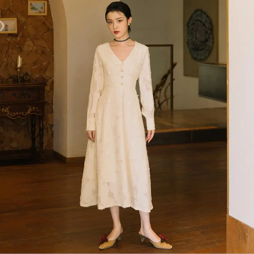 European Vintage pearl button high waist long sleeve retro dress female temperament was thin high waist long dress F2236
European Vintage pearl button high waist long sleeve retro dress female temperament was thin high waist long dress F2236