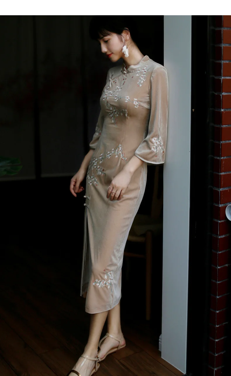 ROJAY Chinese Embroidered Cheongsam Dress Young Improved Vintage Qipao Dress Velvet Dress Flower Embroidery Bodycon Dress ROJAY Chinese Embroidered Cheongsam Dress Young Improved Vintage Qipao Dress Velvet Dress Flower Embroidery Bodycon Dress