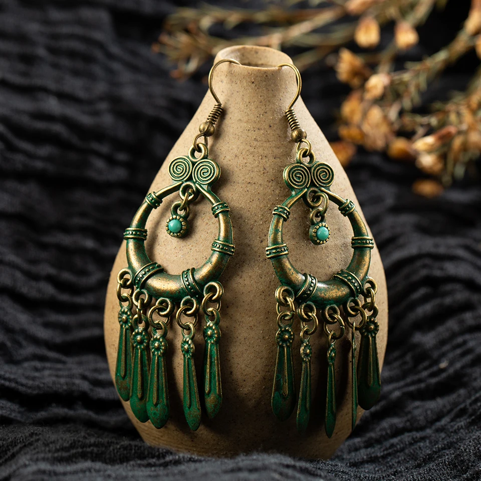 Boho Vintage antique green long tassel hanging dangle drop earrings for women suspension jewelry Accessories silver ear ornament
Boho Vintage antique green long tassel hanging dangle drop earrings for women suspension jewelry Accessories silver ear ornament