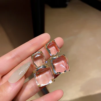 Shiny and clear new geometric square transparent crystal super flash retro temperament earrings for women
Shiny and clear new geometric square transparent crystal super flash retro temperament earrings for women