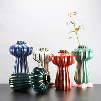 and extravagant flower applicators, home furnishings, soft furnishings, table top decorative vases in the living room 
and extravagant flower applicators, home furnishings, soft furnishings, table top decorative vases in the living room