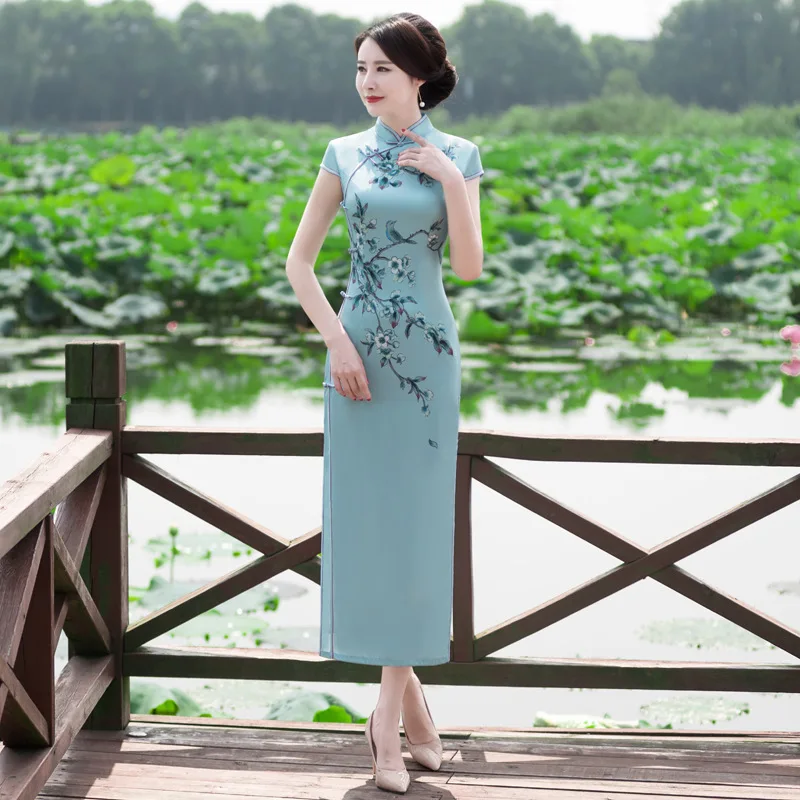 Sexy Slim Long Women Qipao Novelty Print Flower Vintage Cheongsam Chinese Traditional Classic Mandarin Colar Vestidos Plus Size
Sexy Slim Long Women Qipao Novelty Print Flower Vintage Cheongsam Chinese Traditional Classic Mandarin Colar Vestidos Plus Size