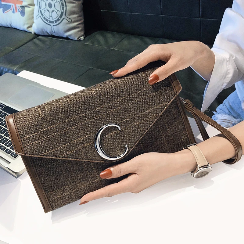 Brand Designer C Letter Women Handbag Female Shoulder Bag Leather Clutch Small Subaxillary Bags 2020 Korean Clutches Purse Sac A
Brand Designer C Letter Women Handbag Female Shoulder Bag Leather Clutch Small Subaxillary Bags 2020 Korean Clutches Purse Sac A