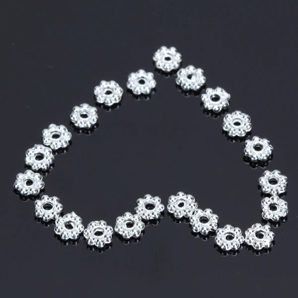 200pcs 4mm Gold/Sliver Plated Small Daisy Metal Spacer Beads Jewelry Making 200pcs 4mm Gold/Sliver Plated Small Daisy Metal Spacer Beads Jewelry Making