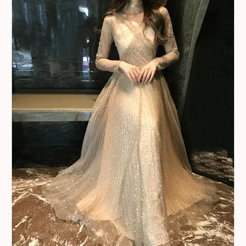 New Embroidery customize fine gold greatly Milky Way posed shows golden bead piece embroidery dress 
New Embroidery customize fine gold greatly Milky Way posed shows golden bead piece embroidery dress