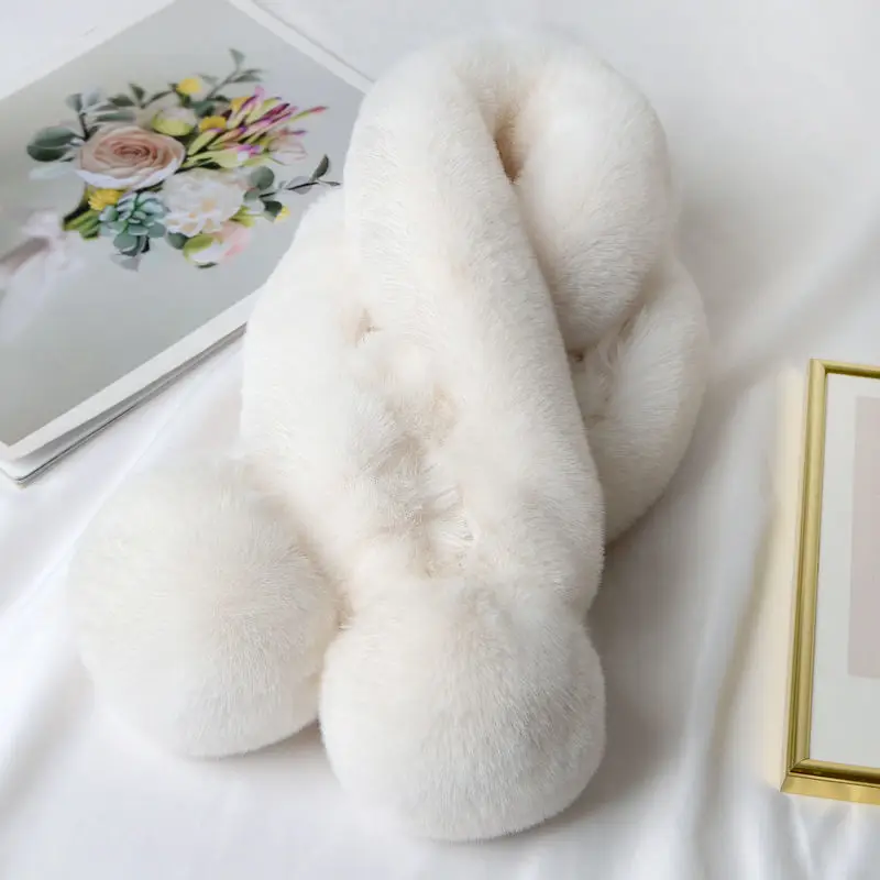 White Fashion Autumn Winter Women Lady Faux Fox Furry Plush Scarf Grass Collar Fur Scarf Korea Neck Warmer New Gift Bufanda
White Fashion Autumn Winter Women Lady Faux Fox Furry Plush Scarf Grass Collar Fur Scarf Korea Neck Warmer New Gift Bufanda