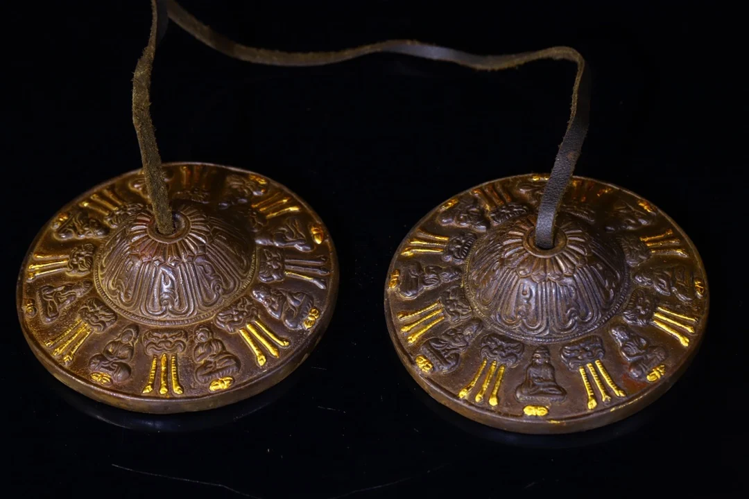 4"Tibet Temple Collection Old Bronze Cinnabar Gilt Bells Auspicious Eight Treasures Old Bell Ringing Amulet Dharma Town House
4"Tibet Temple Collection Old Bronze Cinnabar Gilt Bells Auspicious Eight Treasures Old Bell Ringing Amulet Dharma Town House