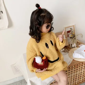 Children Girl Cute Velvet Solid Color Rabbit Carrot Decoration Flap Hasp Chain Messenger Plush Bag 
Children Girl Cute Velvet Solid Color Rabbit Carrot Decoration Flap Hasp Chain Messenger Plush Bag