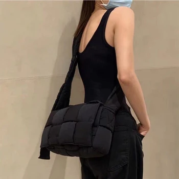 Fashion Woven Deign Women Shoulder BagsDesigner Knotted Women's Handbags Casual Nylon Down Crossbody Bags For Women 2020 Shopper 
Fashion Woven Deign Women Shoulder BagsDesigner Knotted Women's Handbags Casual Nylon Down Crossbody Bags For Women 2020 Shopper