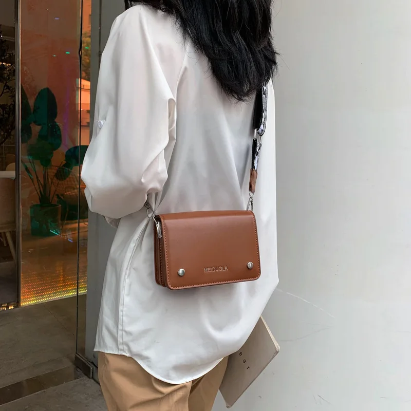 Ethnic-Style Wide-Strap Women's 2019 New Retro MORI Series Europe And America bai da xiao Square Bag Simple Fashion Crossbody Ba
Ethnic-Style Wide-Strap Women's 2019 New Retro MORI Series Europe And America bai da xiao Square Bag Simple Fashion Crossbody Ba