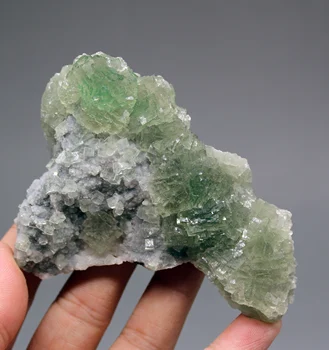 156g Natural rare Stepped green fluorite mineral specimens Stones and crystals Healing crystal
156g Natural rare Stepped green fluorite mineral specimens Stones and crystals Healing crystal