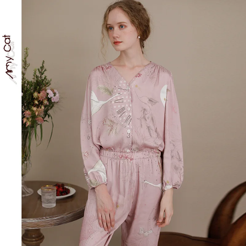 2020 Autumn Ladies Pajamas, Satin Collarless, Clock Print Long Sleeves, Home Wear, Comfortable Viscose Fiber Plus Size Pajamas 
2020 Autumn Ladies Pajamas, Satin Collarless, Clock Print Long Sleeves, Home Wear, Comfortable Viscose Fiber Plus Size Pajamas