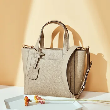 New women's bag fashion top layer cowhide one-shoulder large-capacity wings bag women's portable messenger ladies bag
New women's bag fashion top layer cowhide one-shoulder large-capacity wings bag women's portable messenger ladies bag