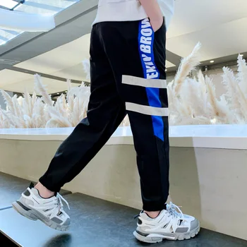 Pants boys spring and autumn handsome Korean version of the big children's trousers letters casual sports pants
Pants boys spring and autumn handsome Korean version of the big children's trousers letters casual sports pants