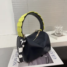 Fashion Designer Women's Shoulder Bag High Quality Leather Chain Handbag Lady Messenger Bag Silk Scarf Decoration Casual Totes
Fashion Designer Women's Shoulder Bag High Quality Leather Chain Handbag Lady Messenger Bag Silk Scarf Decoration Casual Totes
