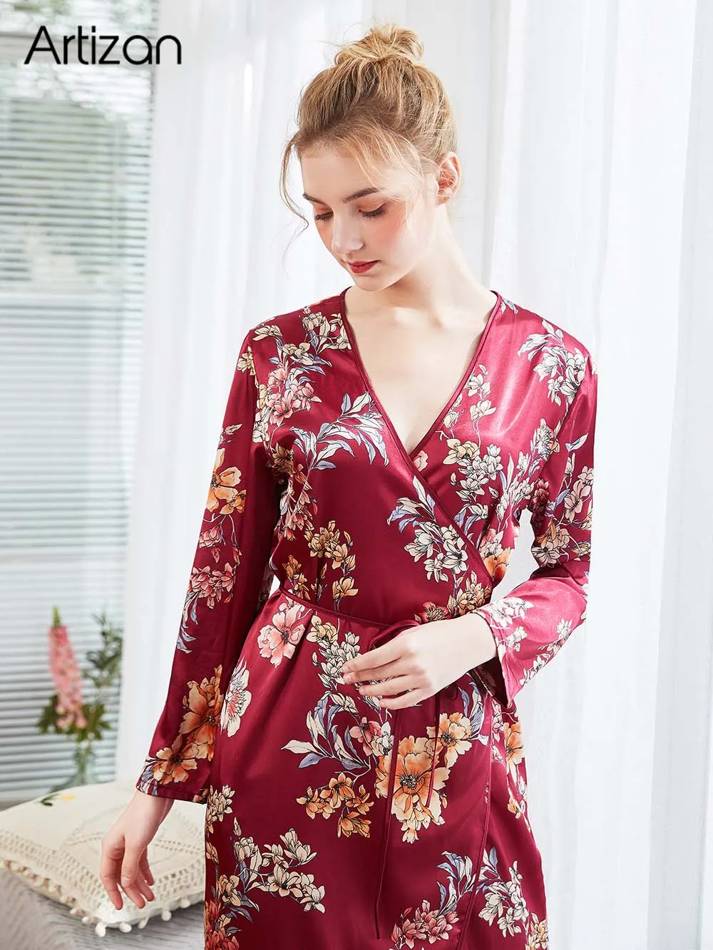 Silk Satin Wedding Bride Bridesmaid Robe Fowl Bathrobe Short Kimono Robe Night Robe Bath Robe Fashion Dressing Gown For Women Silk Satin Wedding Bride Bridesmaid Robe Fowl Bathrobe Short Kimono Robe Night Robe Bath Robe Fashion Dressing Gown For Women