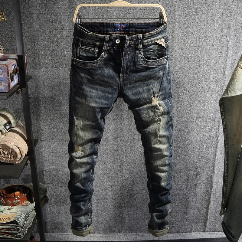 Italian Style Fashion Men Jeans Black Blue Slim Fit Ripped Jeans Men High Quality Cotton Pants Streetwear Vintage Designer Jeans
Italian Style Fashion Men Jeans Black Blue Slim Fit Ripped Jeans Men High Quality Cotton Pants Streetwear Vintage Designer Jeans