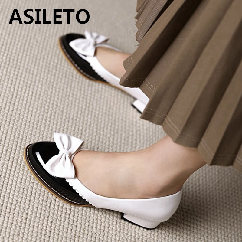 ASILETO New 2021 Ladies Pumps Round Toe 3cm Heels Patchwork Patent Leather Slip-On Bowtie Lolita Cute Big Size 48 Casual A3459
ASILETO New 2021 Ladies Pumps Round Toe 3cm Heels Patchwork Patent Leather Slip-On Bowtie Lolita Cute Big Size 48 Casual A3459