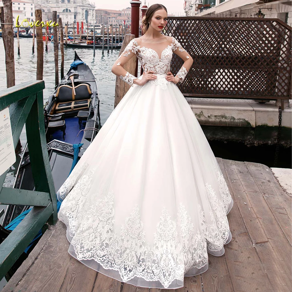 Loverxu Chic Scoop A Line Wedding Dresses 2019 Elegant Applique Long Sleeve Button Bride Dress Court Train Bridal Gown Plus Size
Loverxu Chic Scoop A Line Wedding Dresses 2019 Elegant Applique Long Sleeve Button Bride Dress Court Train Bridal Gown Plus Size