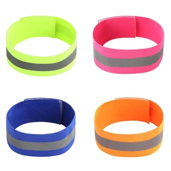 1Pcs Reflective Safe Armband Adjustable Wrist Leg Warning Belt Bracelet Wristband Night Running Accessories 
1Pcs Reflective Safe Armband Adjustable Wrist Leg Warning Belt Bracelet Wristband Night Running Accessories