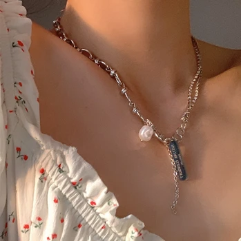 AOMU 2020 Neo-Gothic Temperament Pearl Necklace Clavicle Chain Fashiona Metal Silver Color Rhinestone Chain Choker for Women Men 
AOMU 2020 Neo-Gothic Temperament Pearl Necklace Clavicle Chain Fashiona Metal Silver Color Rhinestone Chain Choker for Women Men