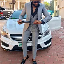 2022 New Arrival Peak Lapel Men's Light Grey Suits Hot Sale Custom Made One Button Trendy Casual Wear Blazer 3 Pieces Skinny 
2022 New Arrival Peak Lapel Men's Light Grey Suits Hot Sale Custom Made One Button Trendy Casual Wear Blazer 3 Pieces Skinny