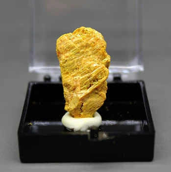 100% natural orpiment Mineral specimens Arsenic sulphide ore Crystal mineral ore orpimentcollection specimens send box
100% natural orpiment Mineral specimens Arsenic sulphide ore Crystal mineral ore orpimentcollection specimens send box