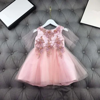 European and American children's outfit 2020 spring and summer new fund Sleeveless gauze flower embroidery Baby girl dress 
European and American children's outfit 2020 spring and summer new fund Sleeveless gauze flower embroidery Baby girl dress
