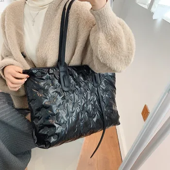 2020 Winter Large Black Tote Handbags Casual Pillow Hand Bags Simple Leather Lady Shopper Bag Portable Female Shoulder Hobo Bag
2020 Winter Large Black Tote Handbags Casual Pillow Hand Bags Simple Leather Lady Shopper Bag Portable Female Shoulder Hobo Bag