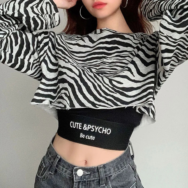 Streetwear Zebra Print Crop Sweat Suits Sweatshirt And Strap Letter Camis Top Two Piece Set 2020 Tracksuit Women Outfits Female
Streetwear Zebra Print Crop Sweat Suits Sweatshirt And Strap Letter Camis Top Two Piece Set 2020 Tracksuit Women Outfits Female