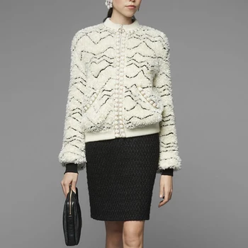 Women Elegant Woolen Coat White Splice Striped Embroidery Thicken Female Jacket Loose Casual High Quality From 2019 Winter
Women Elegant Woolen Coat White Splice Striped Embroidery Thicken Female Jacket Loose Casual High Quality From 2019 Winter