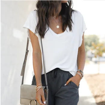 Summer casual commuting is a hot trend with a wide range of solid-color loose V-neck t-shirts, short sleeves
Summer casual commuting is a hot trend with a wide range of solid-color loose V-neck t-shirts, short sleeves