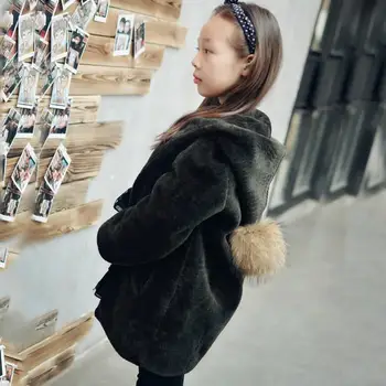 2019 Winter Kids Girls Boys Sheep Shearing Fur Jacket Children Girls Raccoon Fur Ball Outerwear Baby Warm Hooded Clothes W208
2019 Winter Kids Girls Boys Sheep Shearing Fur Jacket Children Girls Raccoon Fur Ball Outerwear Baby Warm Hooded Clothes W208