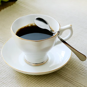 New 170mL Bone Porcelain Coffee Mug with Saucer and Stainless Steel Spoon Creative Romantic European Flower Tea Cup with Dish
New 170mL Bone Porcelain Coffee Mug with Saucer and Stainless Steel Spoon Creative Romantic European Flower Tea Cup with Dish
