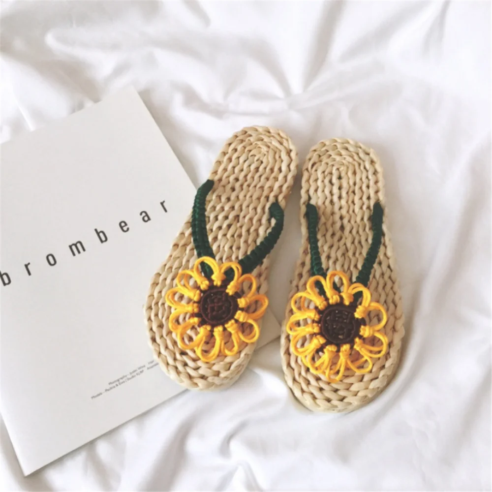 2023 Fashion Casual Women'S Handmade Straw Slippers Man'S Summer Home Sandals Embroidered Flip Flops New Couple Beach Shoes
2023 Fashion Casual Women'S Handmade Straw Slippers Man'S Summer Home Sandals Embroidered Flip Flops New Couple Beach Shoes