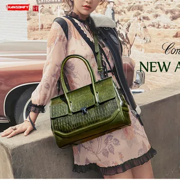 New European Women Shoulder Messenger Bag Genuine Leather Crocodile Pattern Female Lock Handbag Retro Ladies Crossbody Bags Soft 
New European Women Shoulder Messenger Bag Genuine Leather Crocodile Pattern Female Lock Handbag Retro Ladies Crossbody Bags Soft