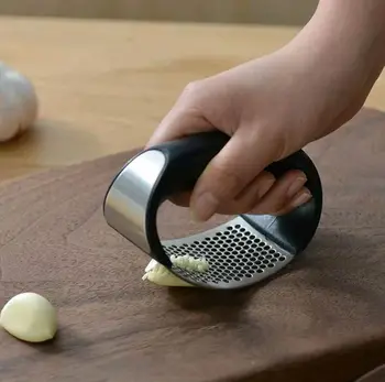 1pcs Stainless Steel Garlic Press Manual Garlic Mincer Chopping Garlic Tools Curve Fruit Vegetable Tools Kitchen Gadgets
1pcs Stainless Steel Garlic Press Manual Garlic Mincer Chopping Garlic Tools Curve Fruit Vegetable Tools Kitchen Gadgets
