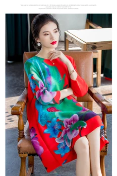 HOT SELLING Miyake fashion Magnolia print pleated loose three quarter the Beaded DRESS IN STOCK 
HOT SELLING Miyake fashion Magnolia print pleated loose three quarter the Beaded DRESS IN STOCK