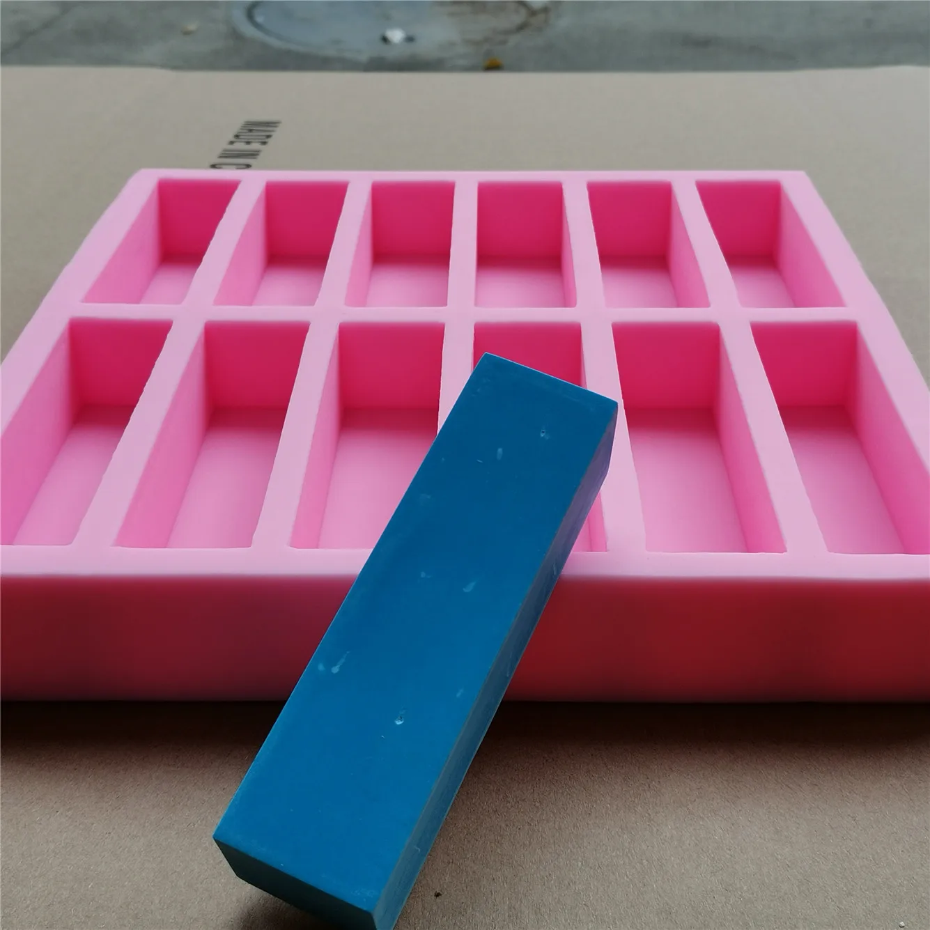 12Cavity Custom Silicone Mold Silicone Liner Slab Mould for Loaf Soap Making Cold Process Soap Making
12Cavity Custom Silicone Mold Silicone Liner Slab Mould for Loaf Soap Making Cold Process Soap Making