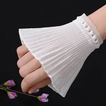 Literary Fresh Women Floral Lace Horn Cuff Imitation Pearl Button Fake Sleeve
Literary Fresh Women Floral Lace Horn Cuff Imitation Pearl Button Fake Sleeve