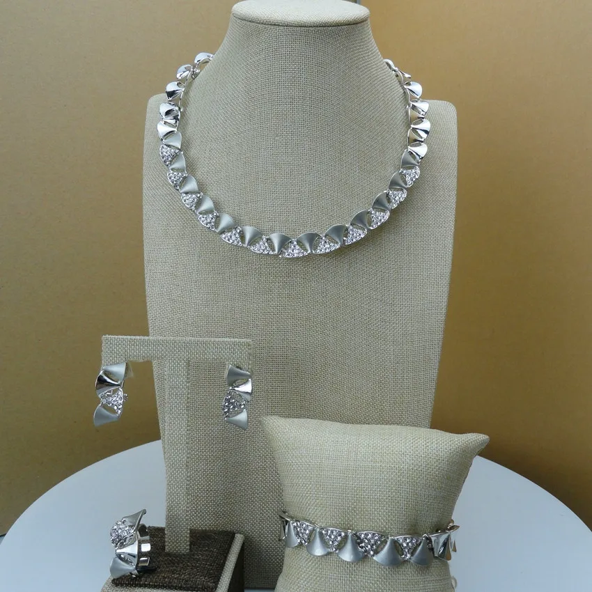 Yuminglai 2019 Fashion Simple Design Dubai Gold Plated Ladies Rhinestone Jewelry Sets FHK6814
Yuminglai 2019 Fashion Simple Design Dubai Gold Plated Ladies Rhinestone Jewelry Sets FHK6814