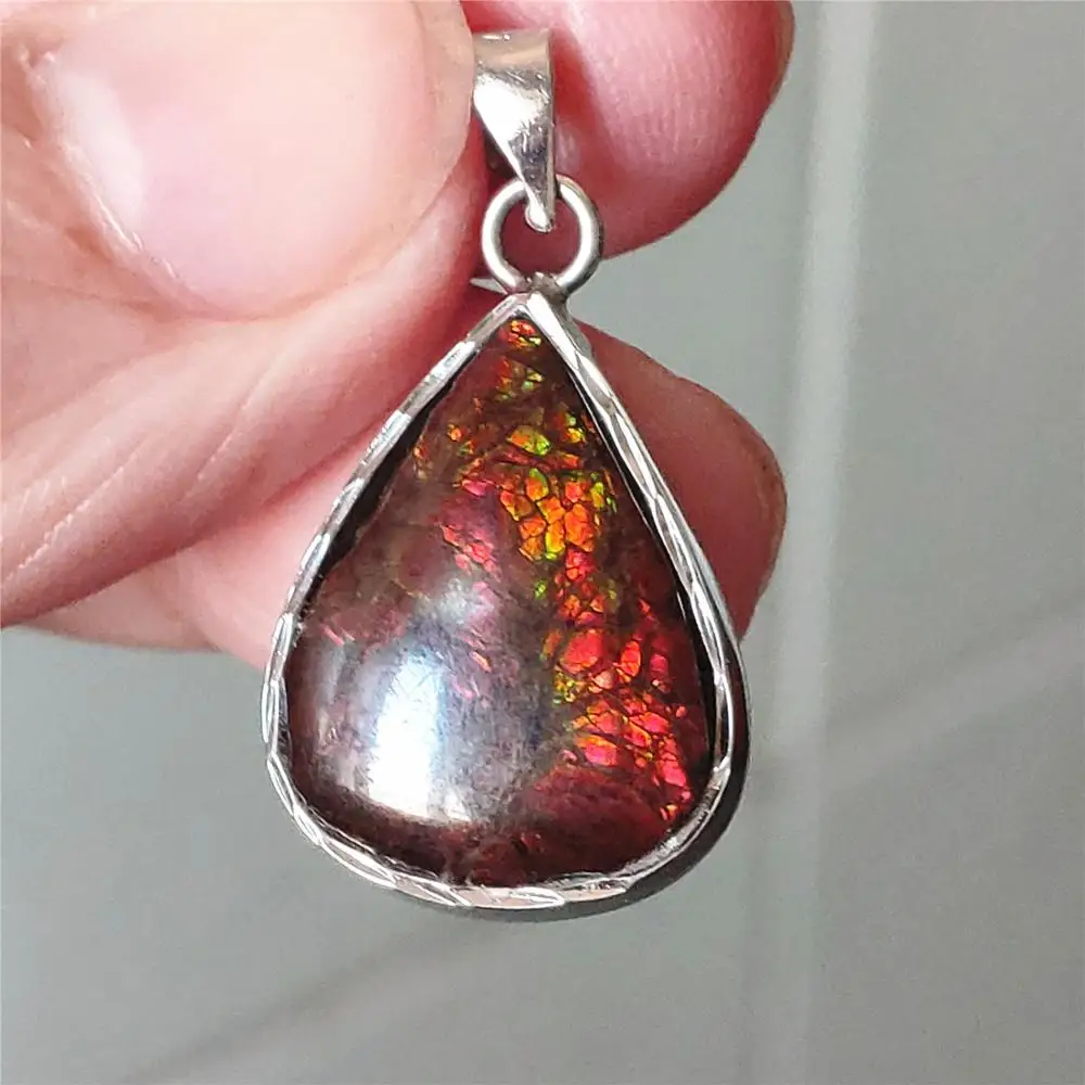 Genuine Natural Red Ammonite Ammolite Colorful Light Pendant Gemstone 22x16mm Women Men From Canada Rare Necklace AAAAA
Genuine Natural Red Ammonite Ammolite Colorful Light Pendant Gemstone 22x16mm Women Men From Canada Rare Necklace AAAAA