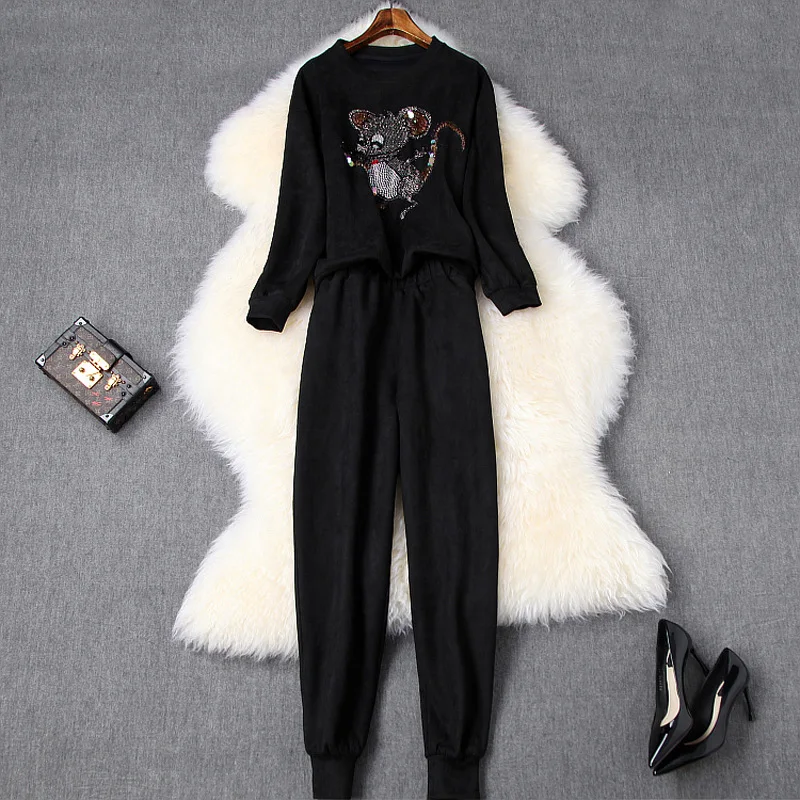 Tracksuits Winter Women's 2019 New Cartoon Mouse Rhinestone Loose Sweatshirt + High Waist Lantern Pants Black Two Piece Set
Tracksuits Winter Women's 2019 New Cartoon Mouse Rhinestone Loose Sweatshirt + High Waist Lantern Pants Black Two Piece Set