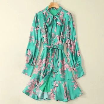 HIGH QUALITY 2020 Baroque Designer Dress Women's Bow Collar Long Sleeve Sashes Floral Print shirt Dress
HIGH QUALITY 2020 Baroque Designer Dress Women's Bow Collar Long Sleeve Sashes Floral Print shirt Dress