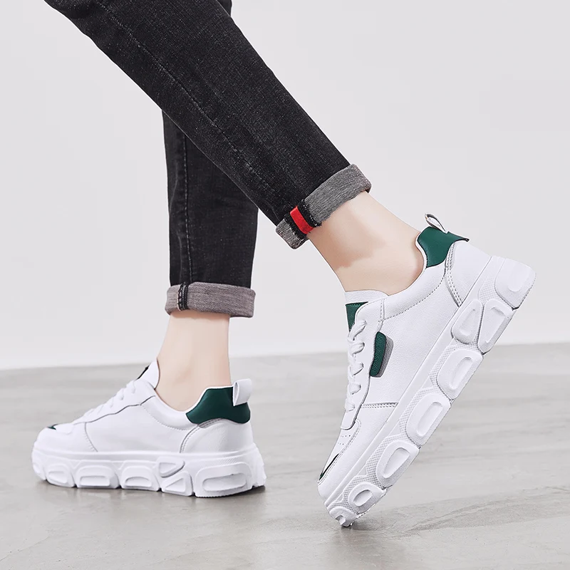 Women'S white shoes trend students' leisure shoes sports shoes women'S board shoes are comfortable and light
Women'S white shoes trend students' leisure shoes sports shoes women'S board shoes are comfortable and light