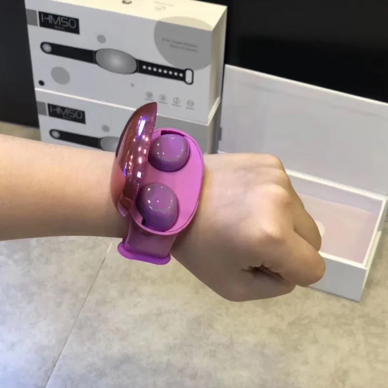 Fashion Earphone New Watch Design TWS Bluetooth 5.0 Earbuds Wireless Sports Portable Wristband Earphone Charging Case
Fashion Earphone New Watch Design TWS Bluetooth 5.0 Earbuds Wireless Sports Portable Wristband Earphone Charging Case