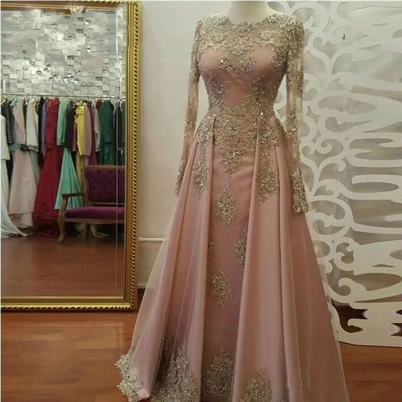 

Blush Rose Gold Long Sleeve Evening Dresses For Women Wear Lace Appliques Crystal Abiye Dubai Caftan Muslim Prom Party Gowns