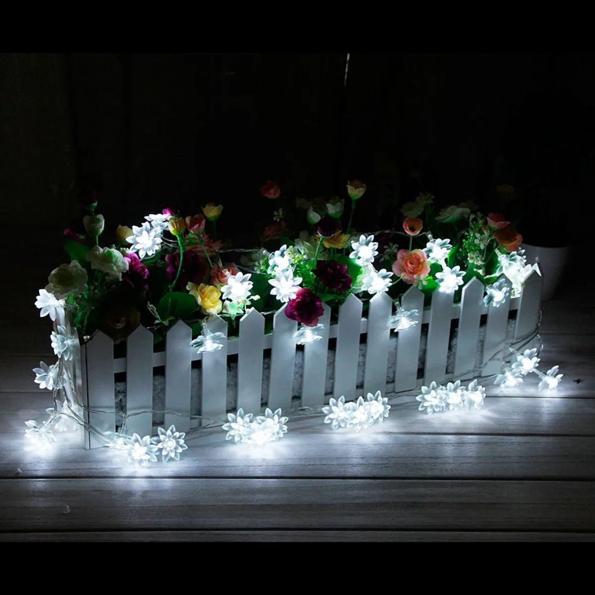 10M Flowers 80 LED Solar Lights Outdoor Garden String Lights ED Lamp Waterproof Christmas Party Wedding Holiday Decoration
10M Flowers 80 LED Solar Lights Outdoor Garden String Lights ED Lamp Waterproof Christmas Party Wedding Holiday Decoration